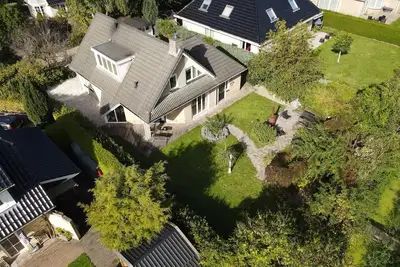 Image de Poplar Place: comfort in wooded surroundings