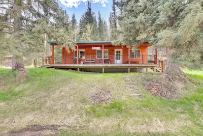 Image de Pets Welcome: Cozy Cabin w/ Deck in Deadwood!