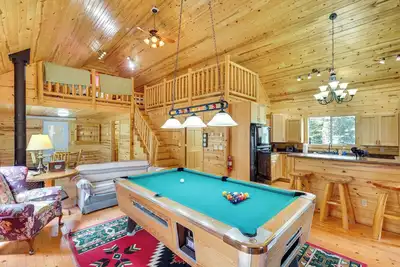 Image de Hike, Unwind & Bring Your Pet: Deadwood Cabin!