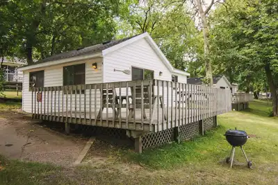 Image de Shady Rest, a 2br lakefront cabin located in Riverside Resort