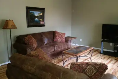 Image de Monthly rental! Deluxe 3 Bedroom 2 bath home with full kitchen; Washer & Dryer; sleeps up to 6