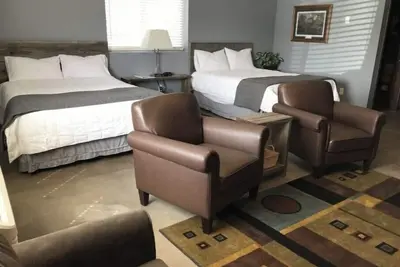 Image de Beds -N- Sheds Unit #1 Ground Level