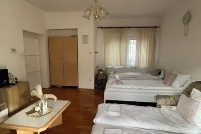 Image de Cozy hideaway Budapest w/ Free Parking