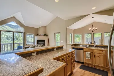 Image de 2673 Cortina Lane A - Duplex in West Vail, Hot Tub