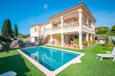 Image de R153 Villa con Piscina en Coma-ruga
