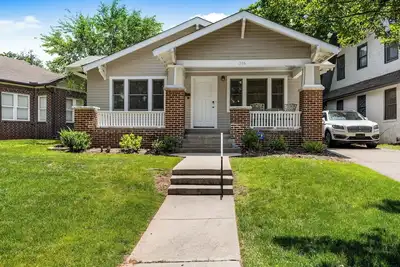 Image de Midtown Historic Bungalow