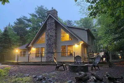 Image de Our Chalet is in a quiet setting with privacy yet close to all the attractions