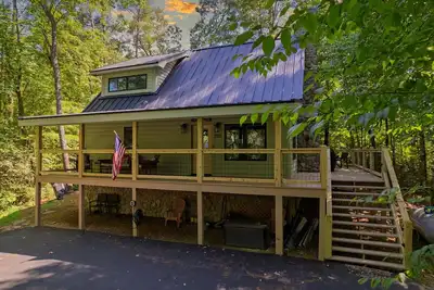 Image de Witzy Woods: Your Ultimate Blue Ridge Escape for Serenity, Adventure and S’more