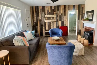 Image de Cheerful newly renovated & modern 4 bedroom home