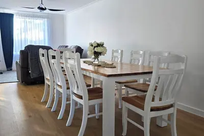 Image de The Homestead in Forest Lake - Sleeps 8 - may include 1 Pet by request only.