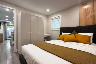 Newly Renovated! Modern & Cozy Aurora Secondary Unit