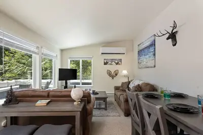Image de The Pearl - Lake Cushman Home
