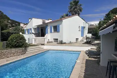 Image de Villa piscine chauffée 6 + 1 à 200 m des plages