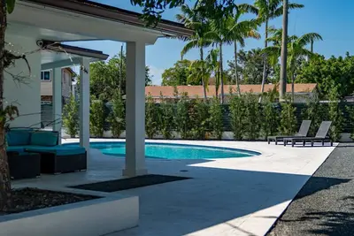 Image de Baby Camellia Modern, luxurious and spacious house