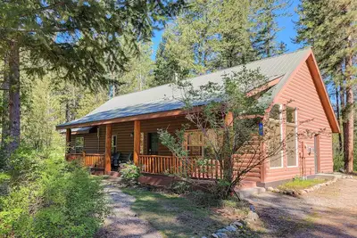 Image de Woodland Retreat: Cozy Cabin Near Trails & Mazama