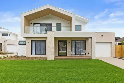 Image de Coastal Retreat within walking distance to the beach!