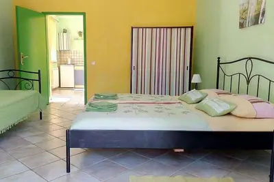 Image de Appartement de deux chambres avec la terrasse Cizici, Krk (A-22430-a)