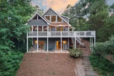 Image de Beautiful Lake Home for Longer Stays, 30 night minimum