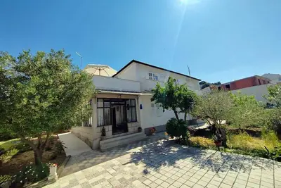 Image de Appartement de deux chambres avec la terrasse Rab (A-23298-a)