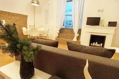 Image de In the heart of Naples a finely restored house for 6 people