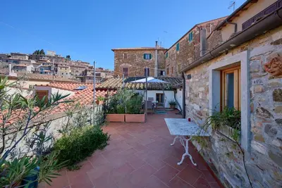 Image de Comfortable one-bedroom apartment in the heart of the village of Campiglia Marittima