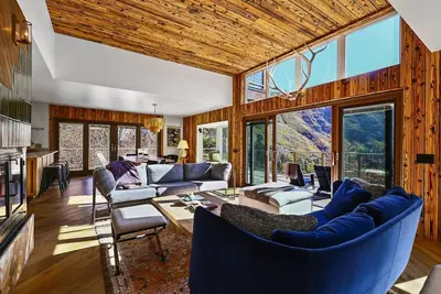 Image de Wildflower at Sundance • Deluxe design • Hot tub • Mountain views • Huge decks • Open space & ping pong