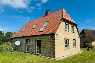 Image de Vacation home \"Karlsburg\" for up to 5 people in Winnemark