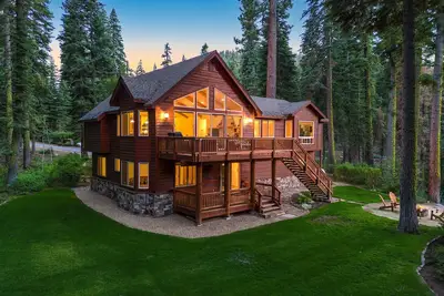 Image de Eagle Rock By Tahoe Getaways - 4br West Shore w Hot Tub, Pet Friendly