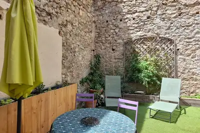 Image de 1 bedroom apartment in sã¨te