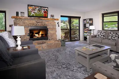 Image de Ponderosa Place, Walk to slopes, Hot tub!