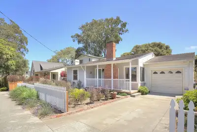 Image de 3941 Casaletto at 17 Mile Drive - Cozy and Updated