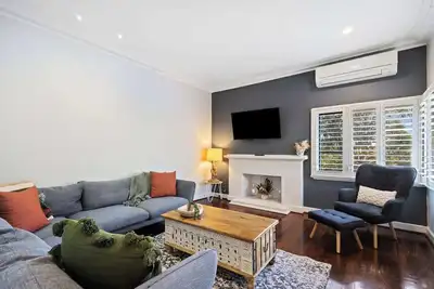 Image de Stylish 3-Bedroom Home – Near Scarborough Beach