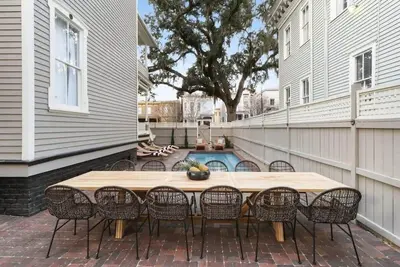 Image de Contemporary Victorian Home | Near Forsyth Park