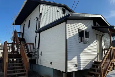 Image de 1\/2 Mile From The Hospital And Close To Parks And Amenities.