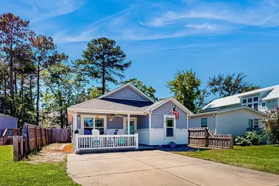 Image de Coastal cottage with short walk to the beach and fishing pier