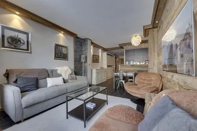Image de 100m du centre station, 3ème étage, télévision, casier à ski, 41m², Tignes