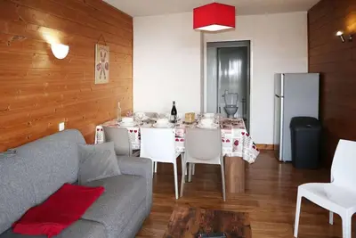 Image de 100m du centre station, 4ème étage, balcon, télévision, casier à ski, 68m², Les Orres
