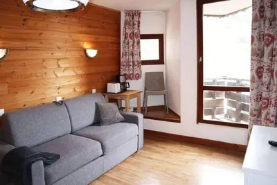 Image de 100m du centre station, 4ème étage, balcon, télévision, casier à ski, 25m², Les Orres