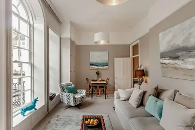 Image de New- Georgian Retreat - an apartment that sleeps 2 guests in 1 bedroom