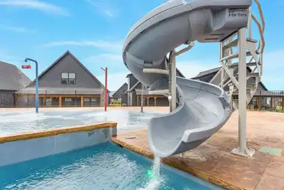 Image de Lux & Modern Lake Views Arcade Heated Pool Slide