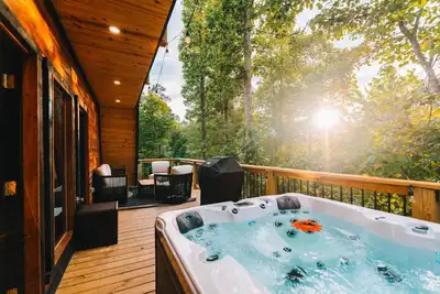 Image de Romantic A-frame | Hot Tub • King Bed • Dogs