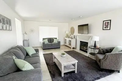 Image de Modern Resort Condo - Pools, Courts & Scenic Views