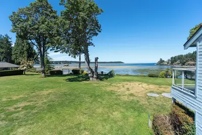 Image de Top floor ocean view 2 bedroom, 2 bathroom condo!