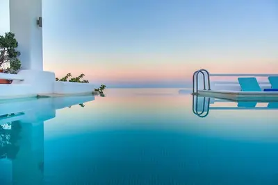 Image de Dazzling Santorini Villa | 3 Bedrooms | Villa Villa Mare Nostrum | Plunge Pool & Furnished Terrace | Bbq | Vourvoulos