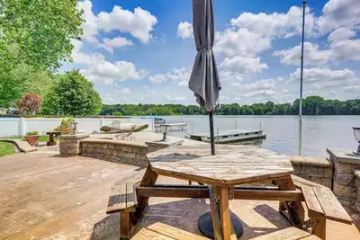 Image de Lakefront Vacation Rental ~ 10 Mi to Shipshewana!