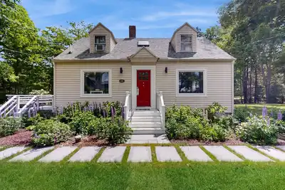 Tranquil Seaside Cottage with Spectacular Views, Wifi & Washer\/Dryer