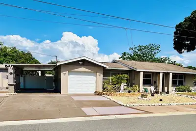 Image de ! New Listing! Charming Home-Tree Swing-Bbq-Near Beach/Park/Lake/Restaurant/Shops!