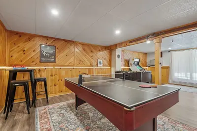 Image de Family-sized home in Mt Washington Valley with game room and deck!