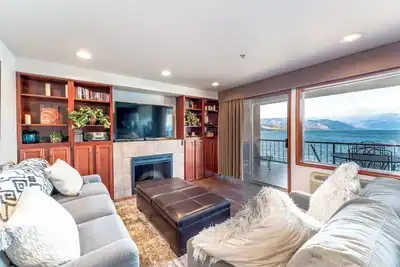 Image de GrandView 303 -2 Bedroom Waterfront condo
