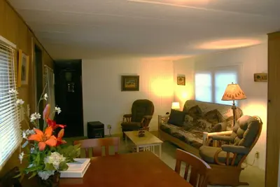 Image de Yellowstone Wildlife Cabins - Bison Home - sleeps up to 4 - less than a mile to Yellowstone
